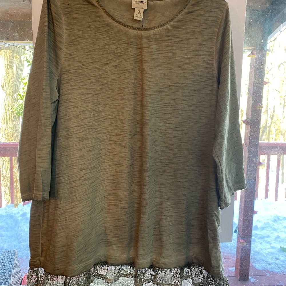 Zenergy by Chico’s Size 2 Womens Grey Lace Tunic!